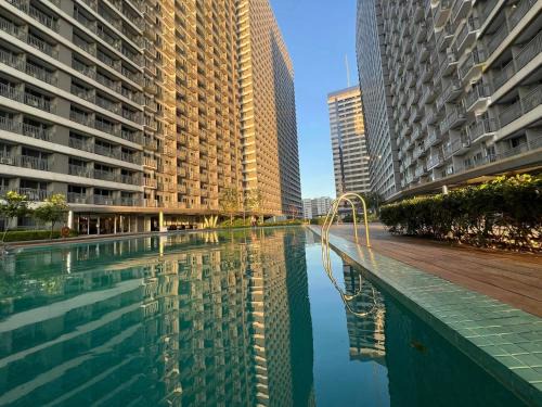 Highway Hills Apartamento | Casa Jezhuel at Fame Residences