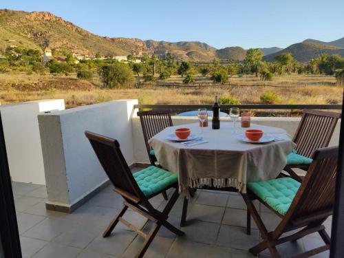 Rodalquilar Apartamento | Casa Kenya: Dúplex con azotea y magníficas vistas.