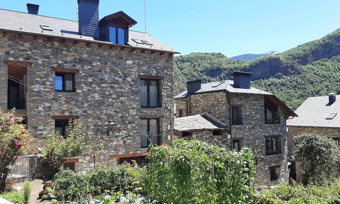 Sahun Apartamento | Casa la Era - Apartamento La Rabosa - Cautivador dúplex bajo cubierta