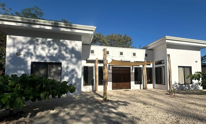 Matapalo Casa | Playa grande - 7 personas - BBQ y Piscina - 10 min de la playa