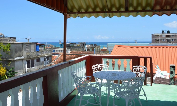 Baracoa Casa | Casa La Terraza de Baracoa Rafael y Adis