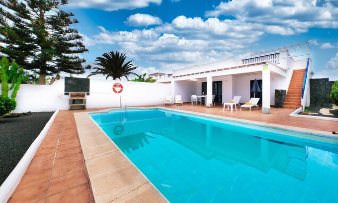 Playa Blanca Chalet De Esquí | Casa La Traviata - Piscina Privada