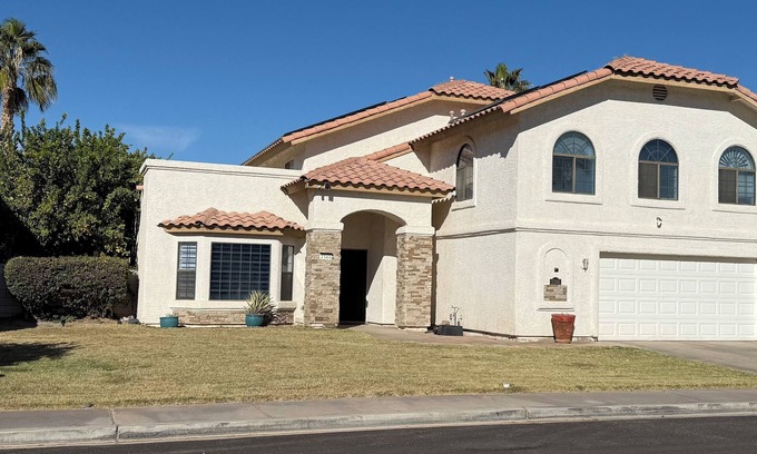 Yuma Casa | Casa Laissez-Faire: A 2800+ SqFt Private Desert Oasis with Private Pool.