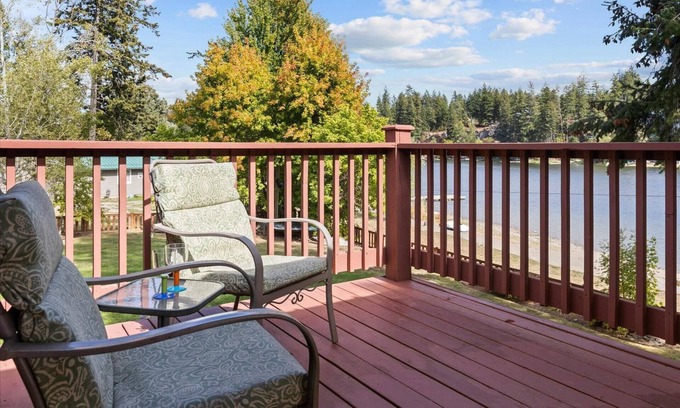 Rathdrum Casa | Casa Lakes: Snowmobiling, Private Dock, Lake View, Fire Pit, Close to Silverwood!