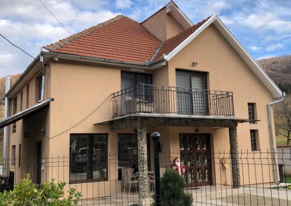 Chiscau Casa | Casa Larisa