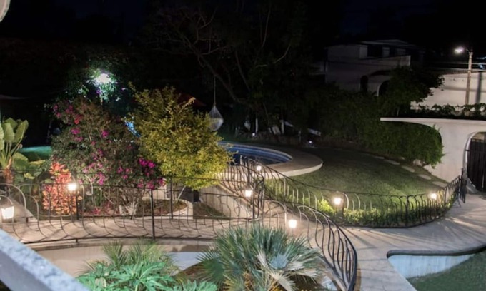 Cuernavaca Casa | Casa las Maravillas, hermosos jardines y alberca