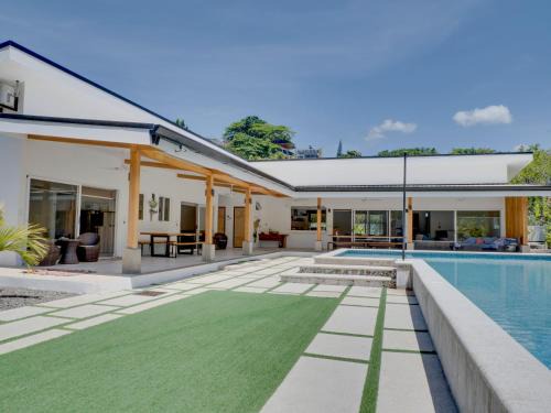 Esterillos Casa | Casa Las Olas
