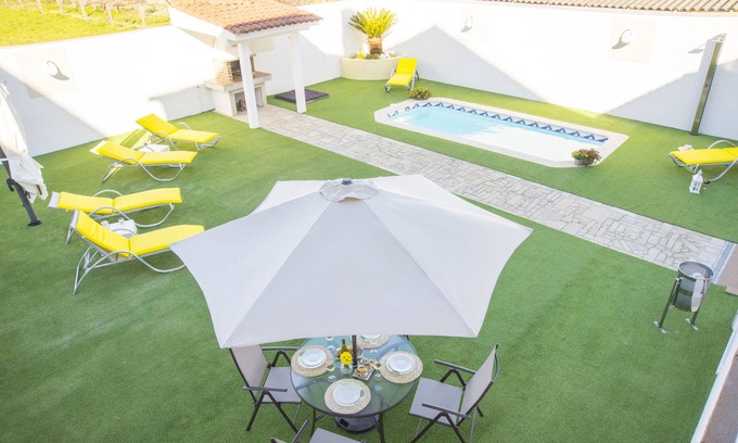 Cambados Casa | Casa LAS PALMERAS, villa vacacional con piscina y barbacoa en las Rías Baixas