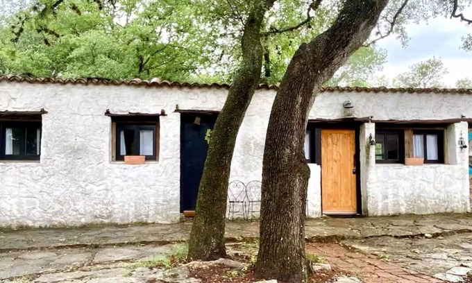 Helotes Condominio | Casa Lejana de helotes - (Casita 1)