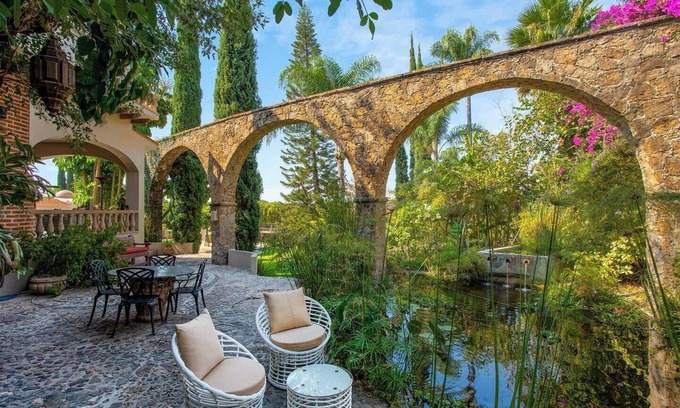 Ajijic Casa | Casa Loba - yoga, pickle ball, pool - entire housen