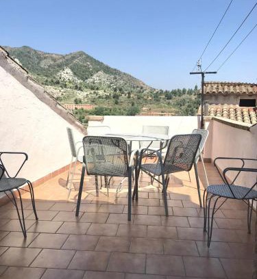 Beceite Casa | Casa Lola en Beceite rodeados de montañas y ríos