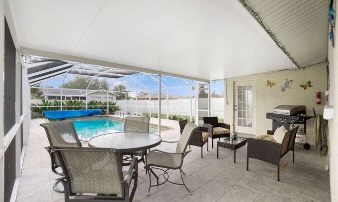 Englewood South Apartamento | Casa Loma-Close to the Beaches
