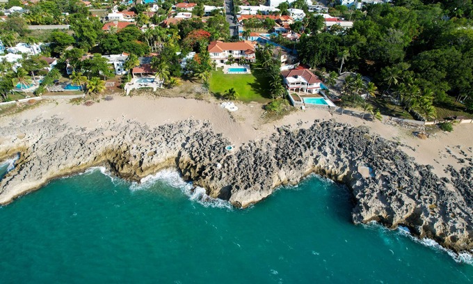 Playa Chiquita Villa | Casa Los Sueños: Elegancia frente al mar y lujo tropical
