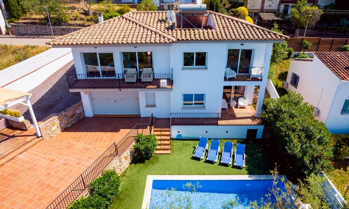 Pals Villa | Casa Loto hermosa casa familiar moderna