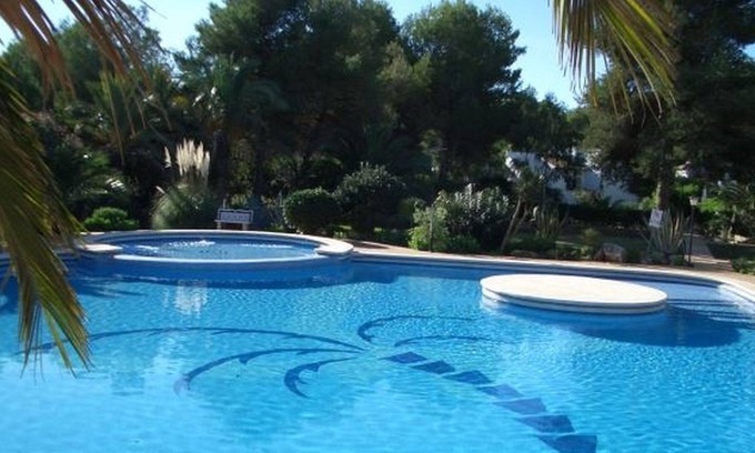 Costa Nova Villa | Casa Louisa, 3 dormitorios, 2 baños, jardín privado y piscina comunitaria