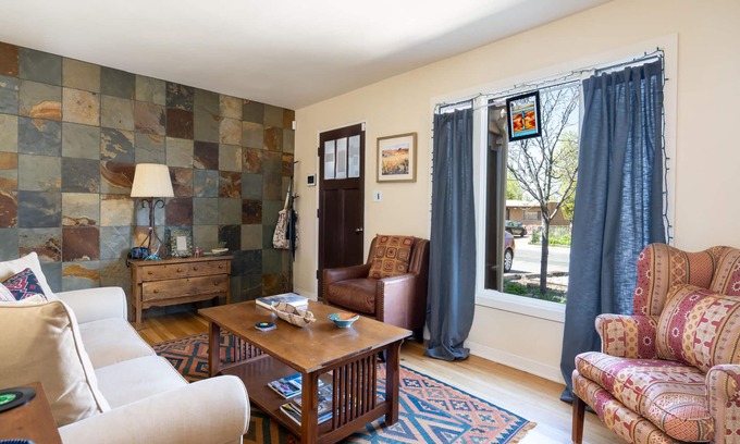 Southside Casa | Casa Lujan | Cozy Home with Hot Tub + Near Area Attractions!