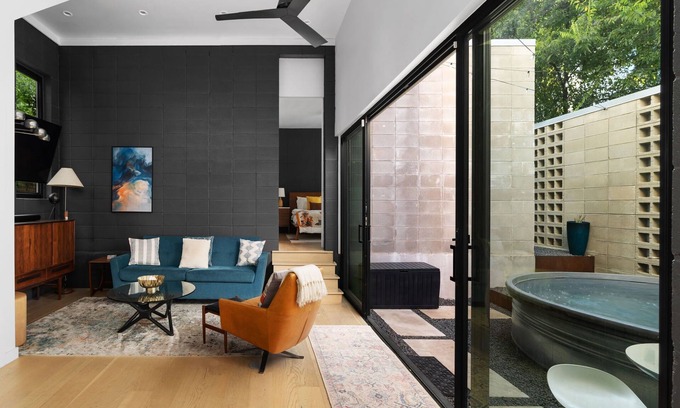 MLK Casa | Casa Luna-Modern Retreat w/Private Cowboy Pool!