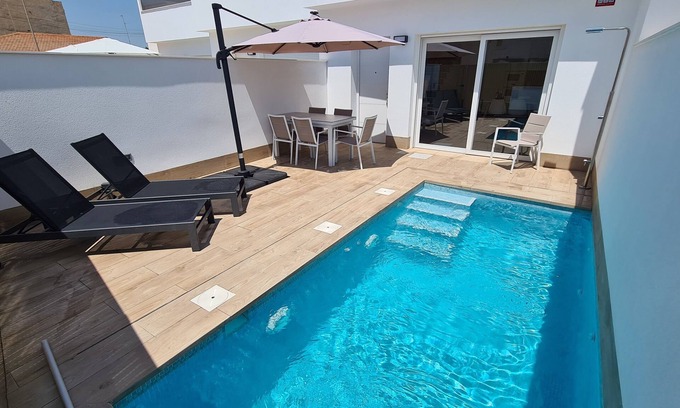 Los Cuarteros Casa | Casa Luz Solar in Lo Pagan modern, comfortable house with private pool