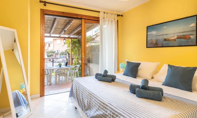 Villasimius Apartamento | Casa Madrid 2 - FREE WIFI - with patio
