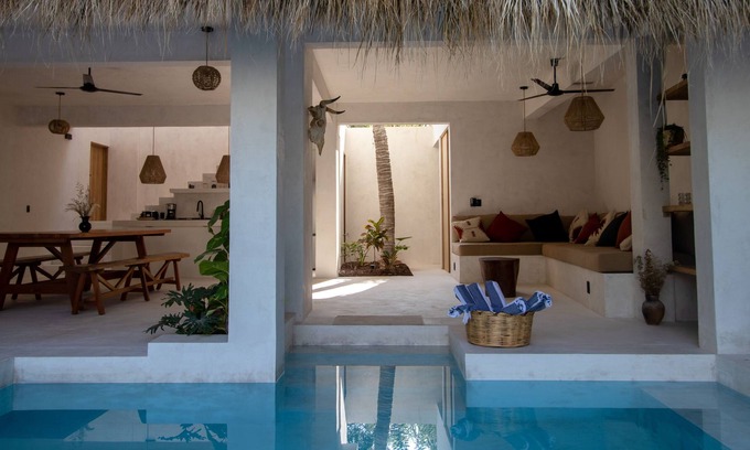 Emiliano Zapata Casa | Casa Madrina LA Punta