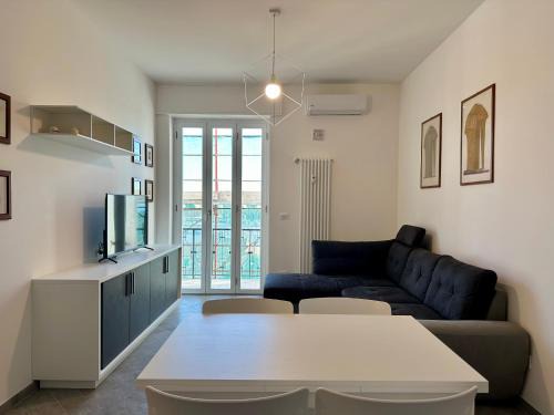 Finalborgo Apartamento | Casa Maestrale - Elegante con Balcone Vista Mare