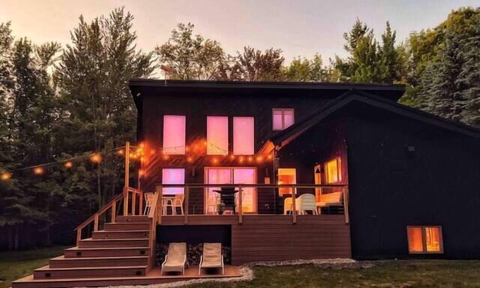 Windham Casa | Casa Magda - Designer Ski Home + Hot Tub