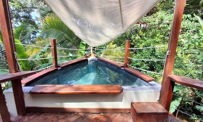Isla Saboga Casa | Casa Malka, Charming house in Saboga island