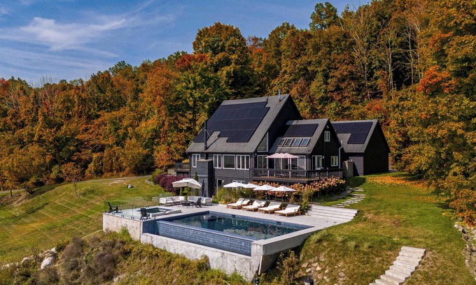 Middletown Casa | Casa Manzara: Mountain Top Views, Pool + Hot Tub by Red Cottage