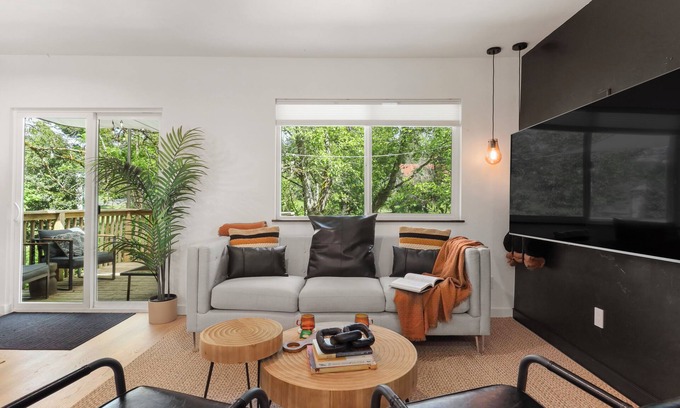 Carson Casa | Casa Maria- cute creekside 2bed/1bath