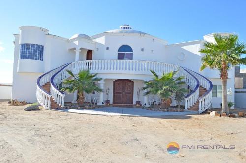 Las Conchas Casa | Casa Mariposa Azul by FMI Rentals