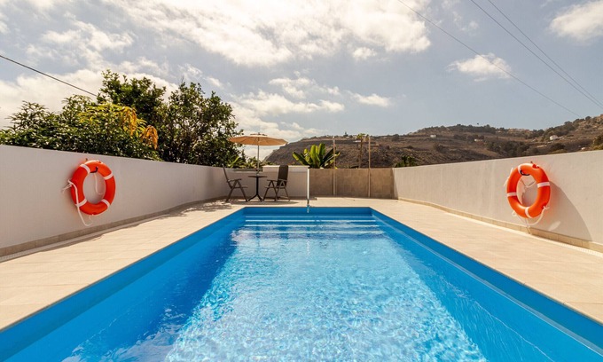 Moya Chalet De Esquí | Casa Marjoes II + Communal Pool + Terrace + BBQ