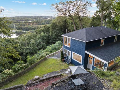 Suffern Casa | Casa Mattia 4BR Luxury Mountain Home
