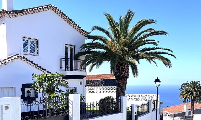 Tacoronte Villa | Casa Mesa del Mar Tenerife. Villa para 6 cerca de la playa