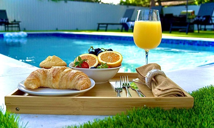 Allapattah Casa | Casa-Mia: 2BR/2BA/6PPL Pool & Parking at 10 Mins to Wynwood- Super Clean & Chic