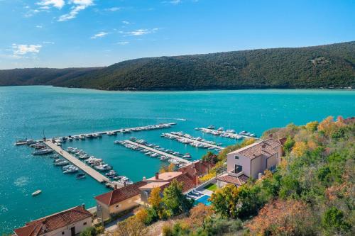 Trget Casa | Casa Mia near the sea with a stunning view