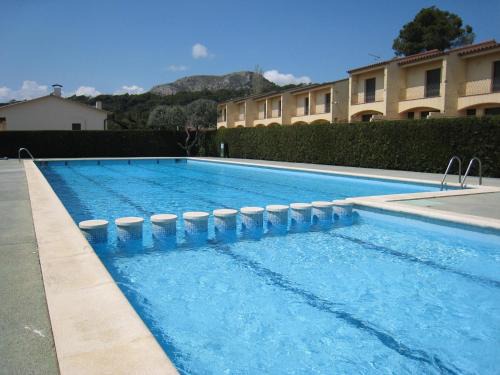 Torroella de Montgri Casa | Casa moderna con piscina comunitaria, cerca de L'Estartit y actividades en la playa - ES-323-51