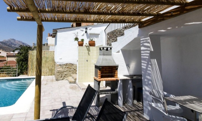 Jimera de Libar Cabaña | CASA-MOLINO: Terraza con Vistas al Parque Natural Sierra de Grazalema