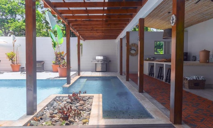 Chiguata Casa | Casa Mona - Full Property Rental