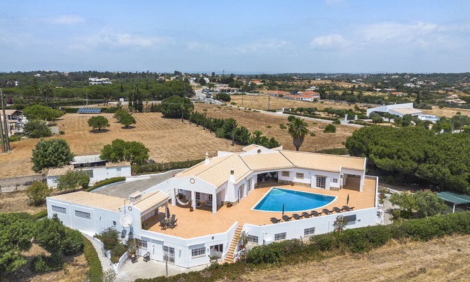 Lagoa e Carvoeiro Villa | Casa Monte da Vinha, villa con piscina privada cerca de las playas y de Carvoeiro