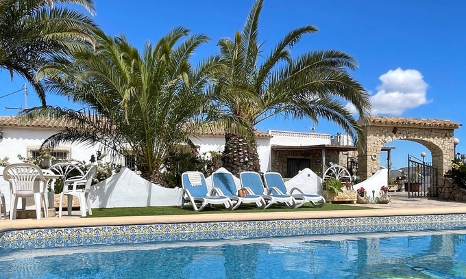 Fustera Villa | CASA MORA- Encantadora villa rústica con piscina privada