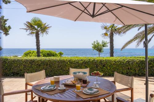 Cala Ratjada Chalet De Esquí | Casa Morant in front of the sea