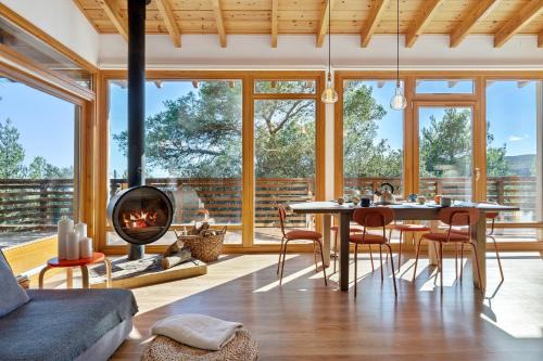 Montreal Casa | Casa nórdica en el bosque con vistas al mar
