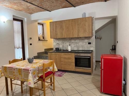 Nizza Monferrato Apartamento | Casa nella via maestra