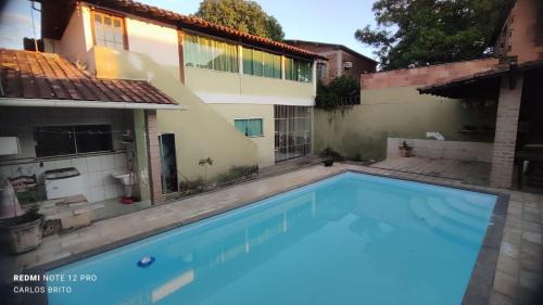 Araruama Casa | Casa no centro de Araruama com piscina