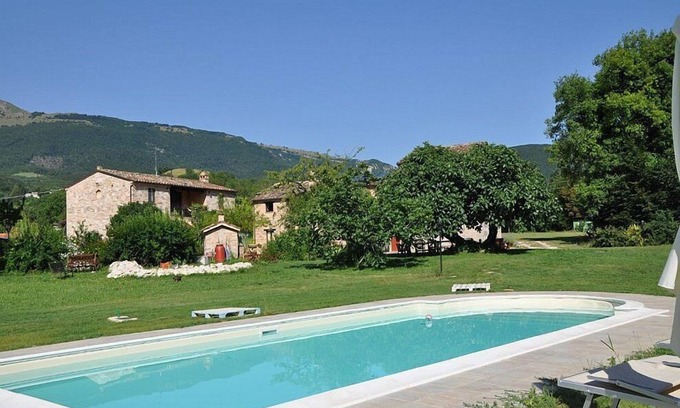 Sarnano Casa | Casa Noriana B: un apartamento característico y acogedor situado en una zona tranquila.