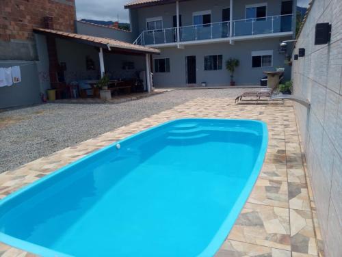 Taquaral Casa | Casa nova com piscina próxima a praia e menos de 3km do centro de Ubatuba