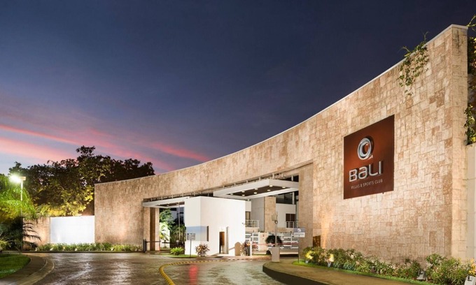 Playa del Carmen Casa | Casa nueva en Playa del Carmen con alberca y gym
