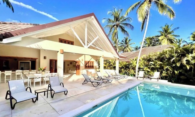 Las Terrenas Villa | Lujosa villa de 5 dorm.. y 5 baños con piscina privada, a 2 min Playa Cosón