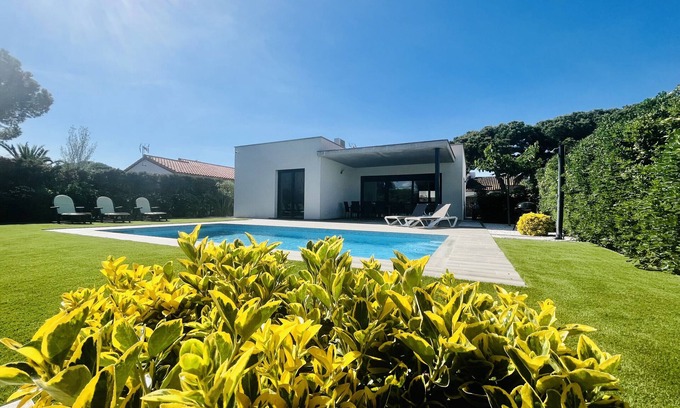 Mas Pinell Villa | Casa Olivera - Piscina privada, aire y moderno