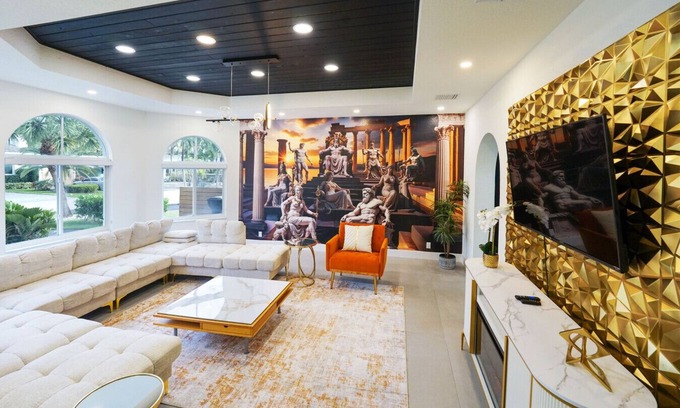 Lauderdale Beach Casa | Casa Olympus in Fort Lauderdale - Just a Short Walk to the Beach!
